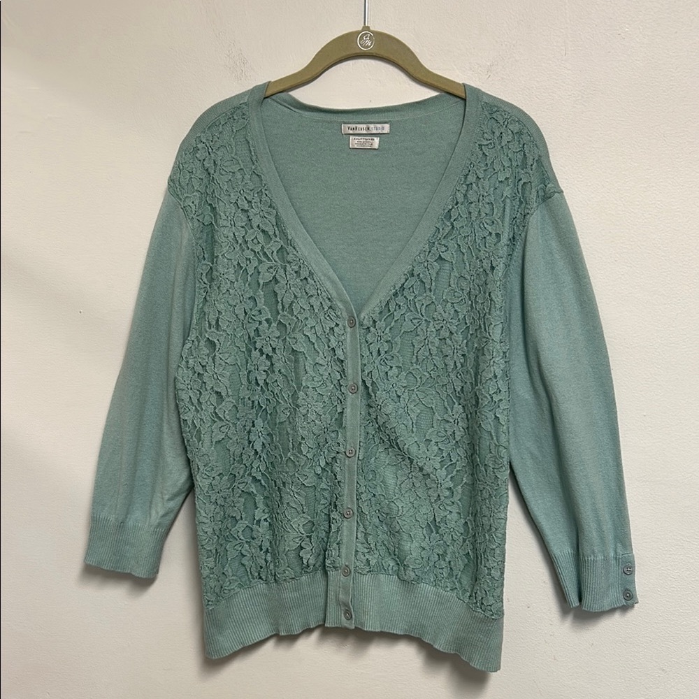 Van Huesen Studio Grandmacore
Floral Lace Button Up Size XXL Sweater Cardigan